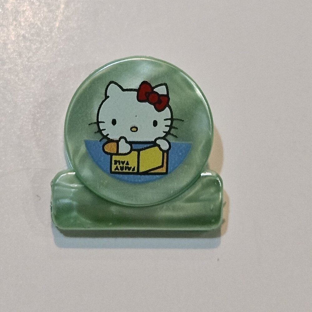 Sanrio Hello Kitty Small 0.75" Plastic Pinch Paper Clip Green Made in Japan